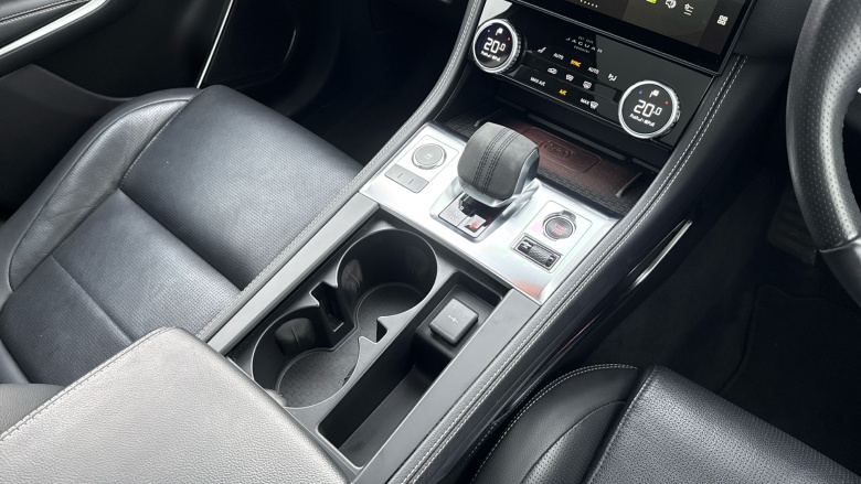 Jaguar F-Pace 2.0 D200 R-Dynamic Black 5dr Auto AWD Diesel Estate